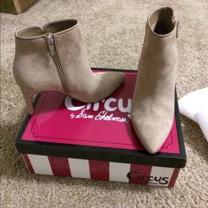 Circus Avalon Suede Bootie (6.5)